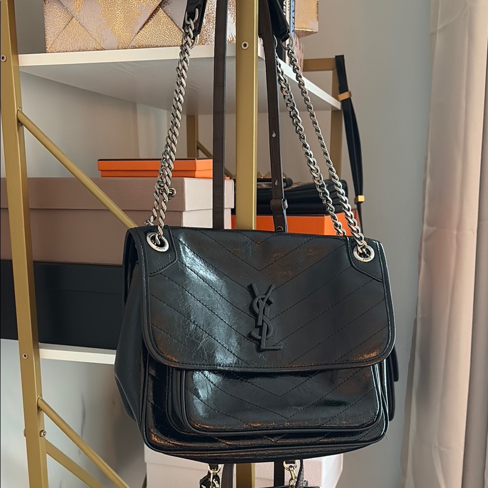 Yves Saint Laurent Black Leather Shoulder Bag
